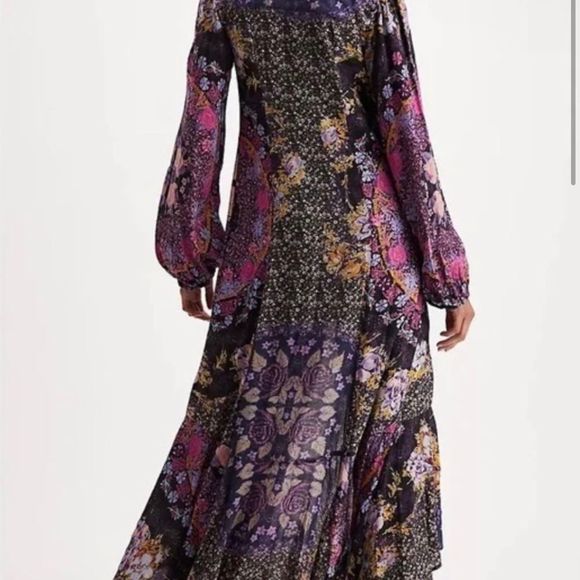Free People NEW
Maris Printed Midi Dress
Size XS,S,M
Retail $168 - Picture 2 of 9
